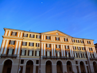 Dopo il caso del morso a scuola, nuovo processo per un professore: “Perseguitava la vicina”