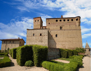 Castello di Serralunga d’Alba: visita esclusiva con degustazione di Barolo