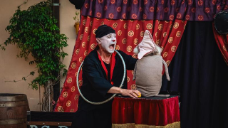 Busca, venerdì sera arriva Pass Pass Clown con “Clowndestino”