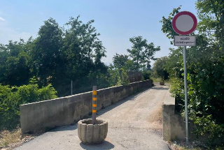 Madonna dell’Olmo - Divieto permanente ai veicoli sul cavalcaferrovia di via Chiri