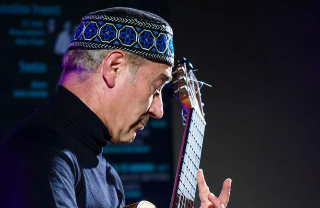 Alba - Chasing the Future - FrequenTa: autunno internazionale tra chitarra e jazz