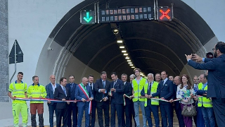 Tunnel del Tenda, si riapre: applausi, ombre e una valle che riparte
